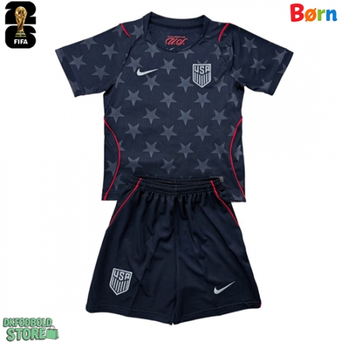 Forente stater Tyler Adams #4 Replika Babytøj Udebanesæt Børn VM 2026 Kortærmet (+ Korte bukser)